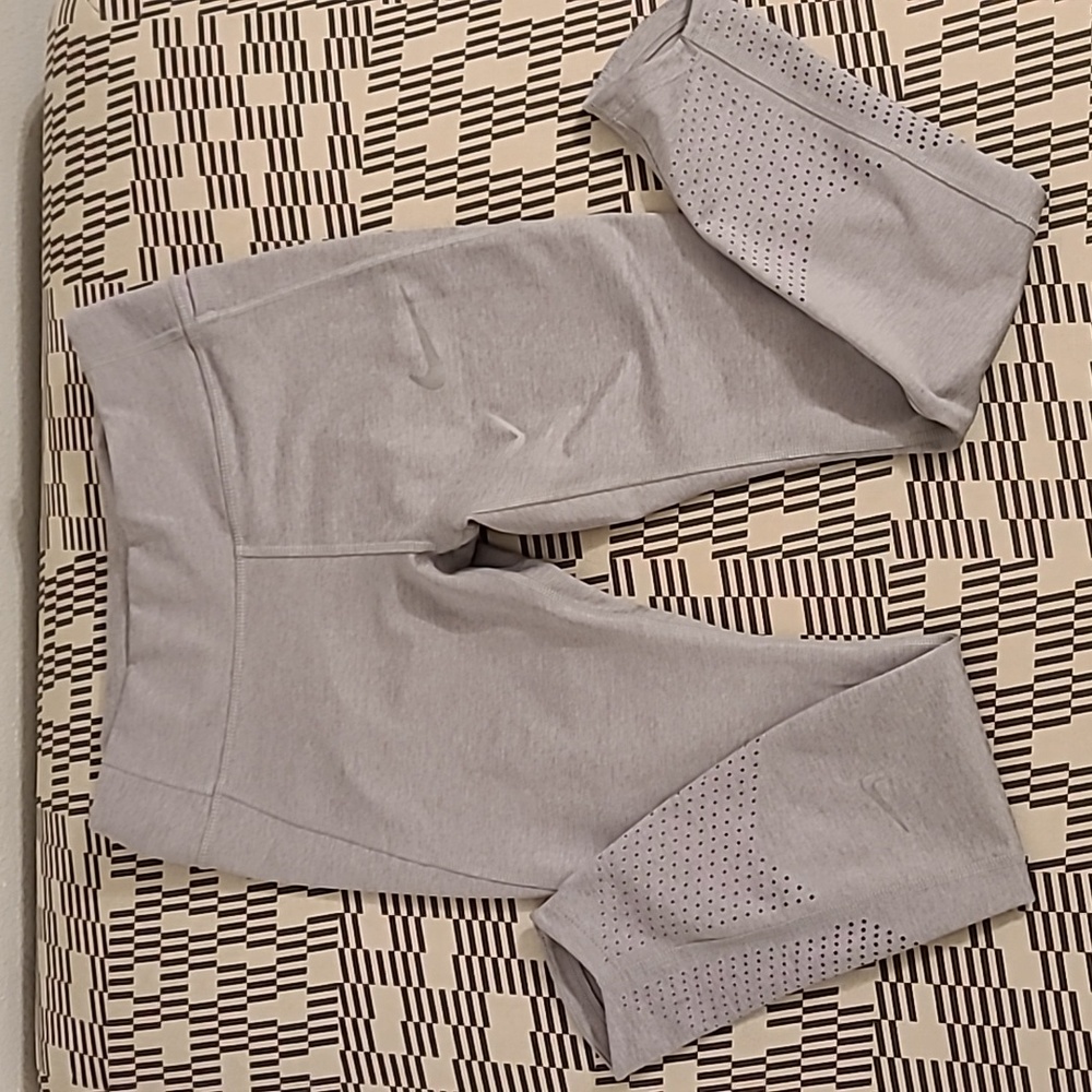 Nike Tight Fit Leggings